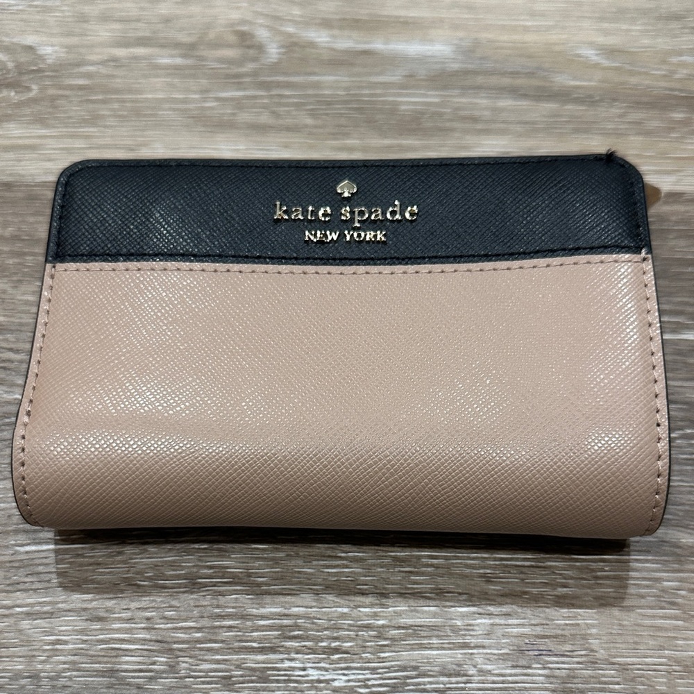 Kate Spade Black and Tan Wallet